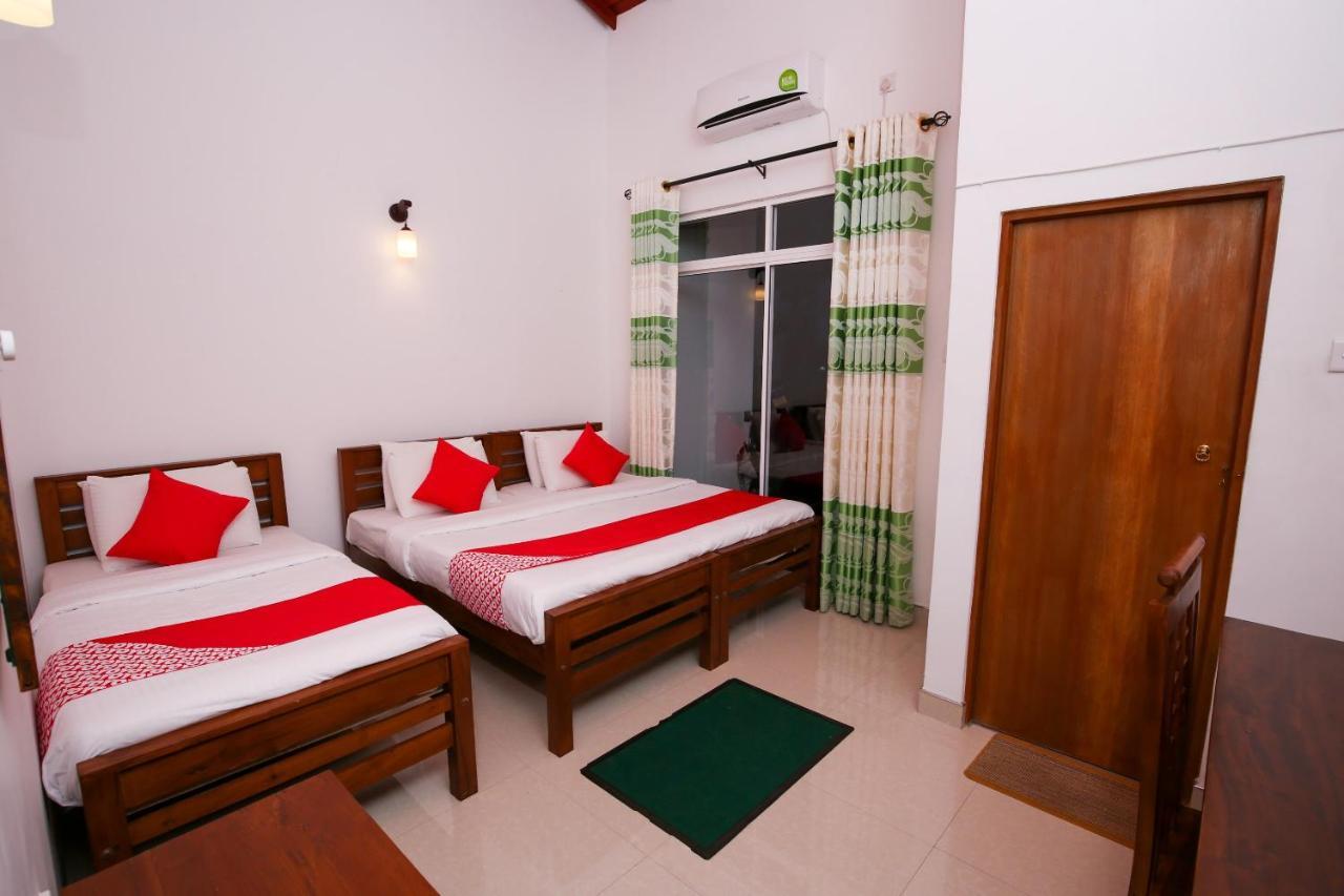 Oyo 438 Sarala Residence Hotel 캔디 외부 사진
