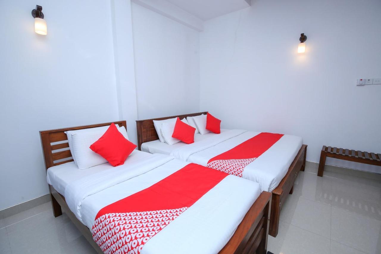 Oyo 438 Sarala Residence Hotel 캔디 외부 사진